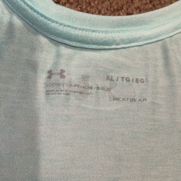 NWT UA womens lightweight tank - Picture 2 of 3